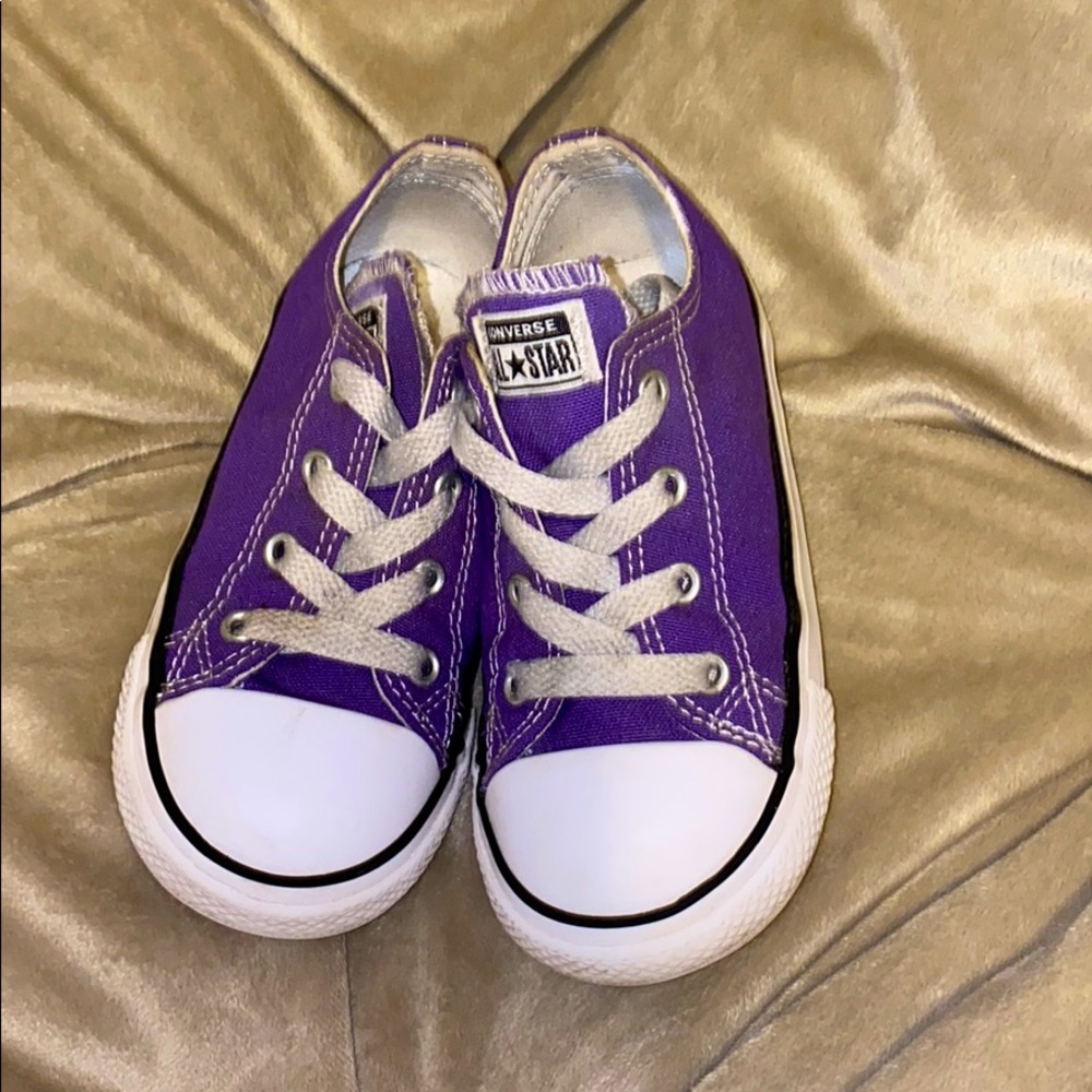 Kids converse all-star size 9